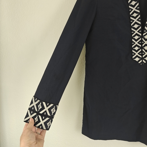 Tory Burch V-neck Navy Blue Embroidered Detail Tunic Top Size 2 - Picture 10 of 16